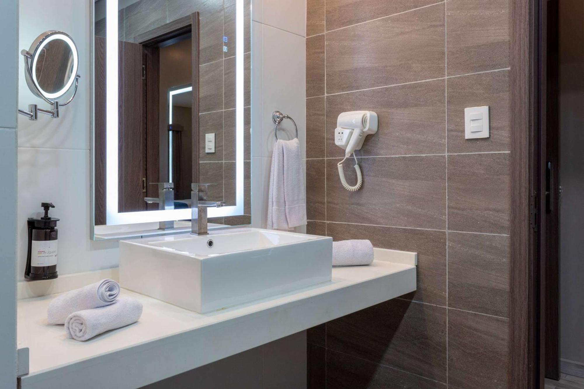Hotel Tryp By Wyndham Asunción Esterno foto