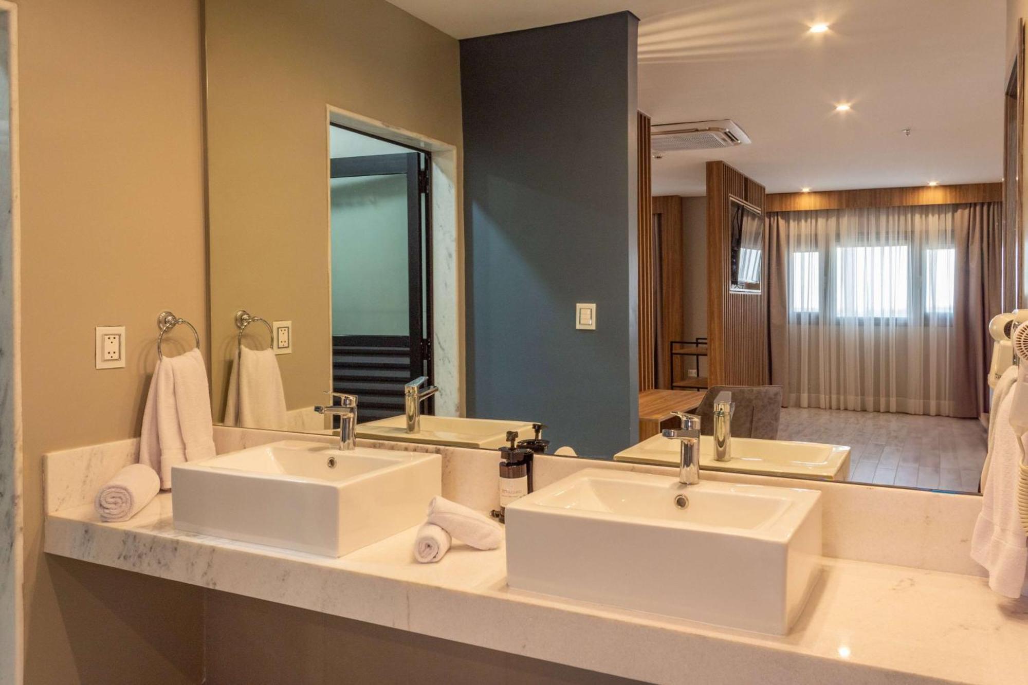 Hotel Tryp By Wyndham Asunción Esterno foto