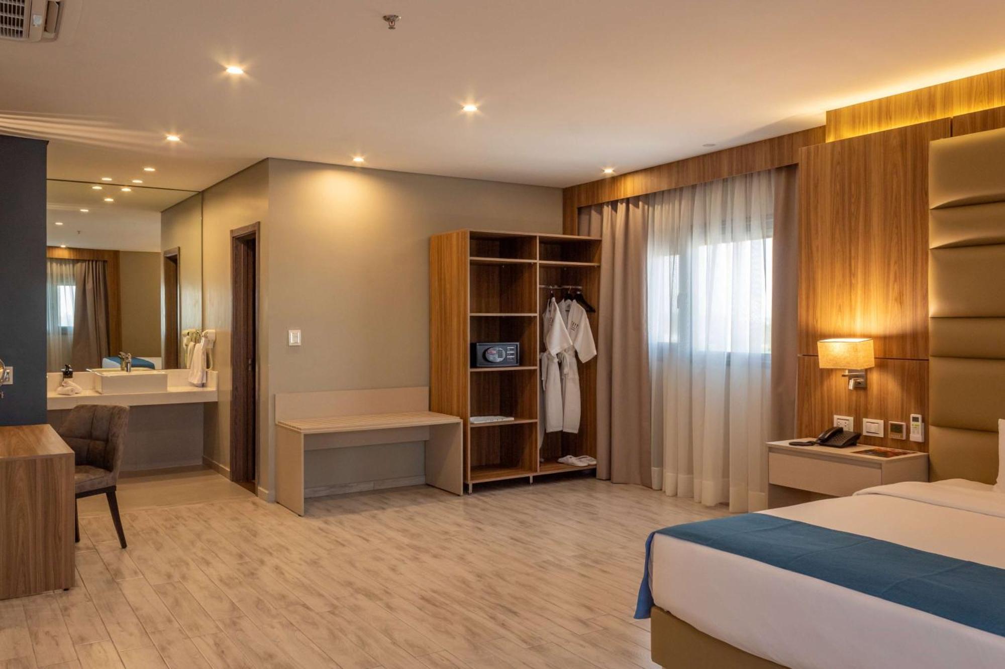 Hotel Tryp By Wyndham Asunción Esterno foto